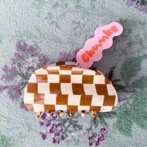 Chunks Brown Checkered Claw Clip 🤎🤍